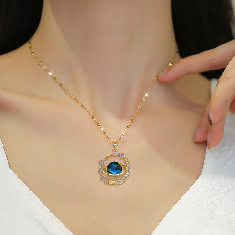 🪐🌙 Collar Planeta Saturno Luna + Caja de Regalo