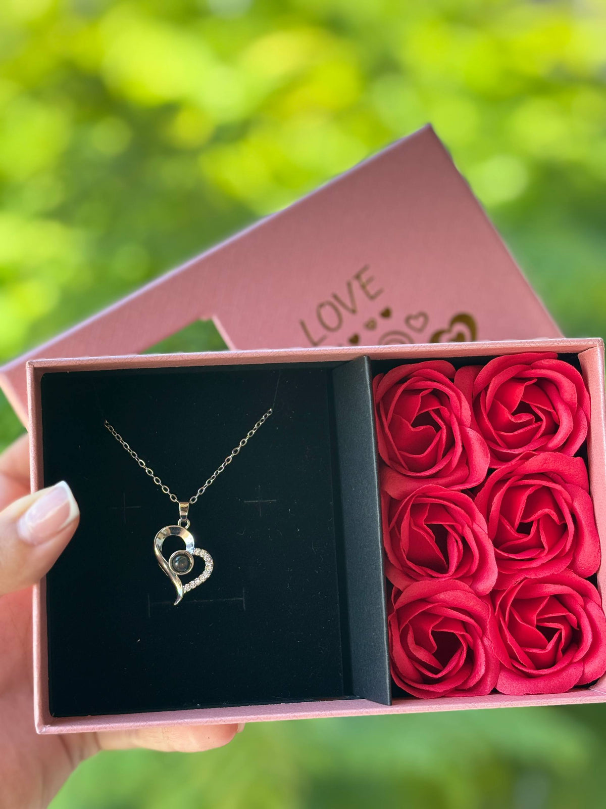 Collar te amo 100 idiomas + Caja rosas ❤️